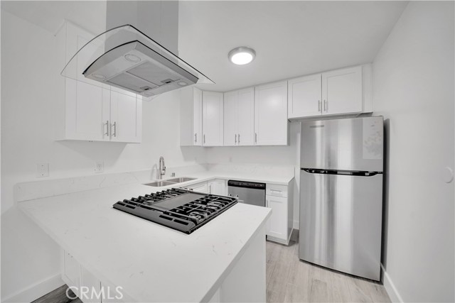 Detail Gallery Image 32 of 51 For 16722 Goldenwest St, Huntington Beach,  CA 92647 - – Beds | – Baths