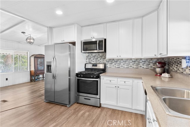 Detail Gallery Image 11 of 34 For 43422 Riley Cir, Hemet,  CA 92544 - 2 Beds | 2 Baths