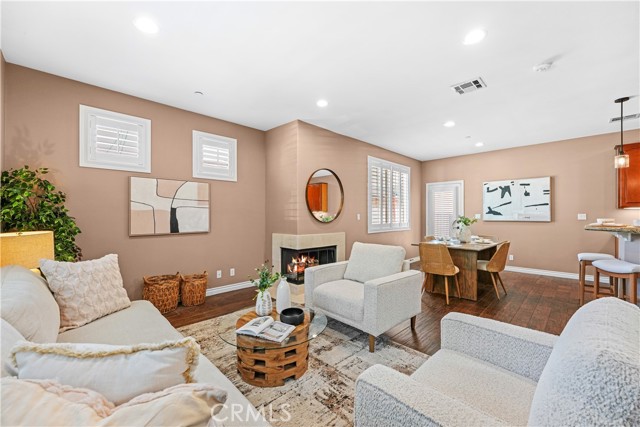 Image 8 of 33 For 8643 Belmont