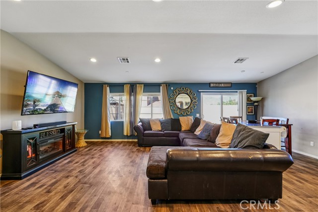 Detail Gallery Image 6 of 32 For 823 Wilde, San Jacinto,  CA 92583 - 3 Beds | 2 Baths