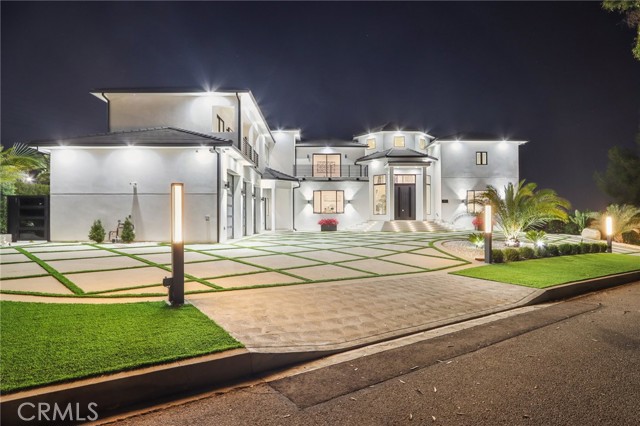 Detail Gallery Image 4 of 75 For 10511 Mary Bell Ave, Shadow Hills,  CA 91040 - 5 Beds | 5/1 Baths