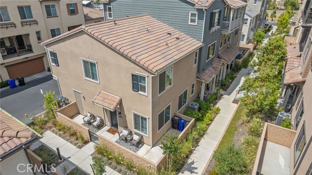 2109 Crescent Moon