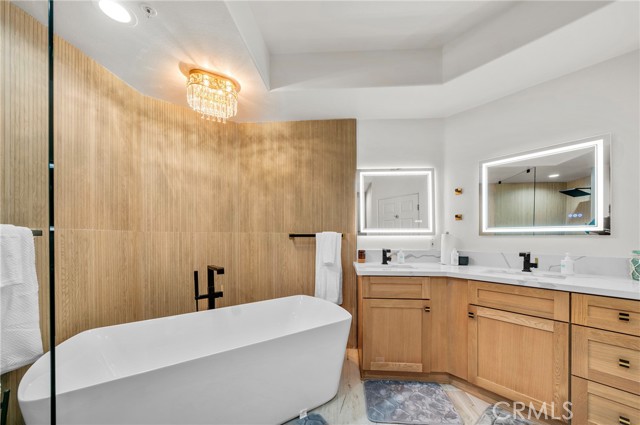 Detail Gallery Image 18 of 46 For 235 S Gale #102,  Beverly Hills,  CA 90211 - 2 Beds | 2 Baths