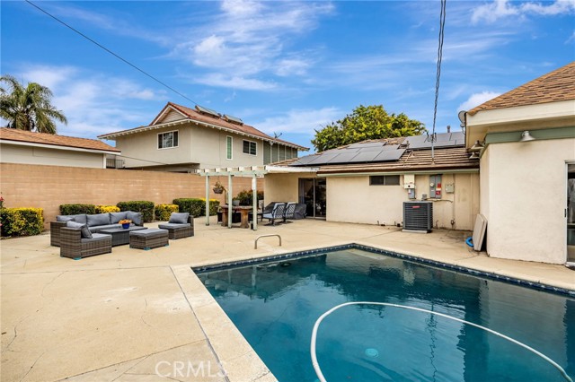 1363 N San Antonio Ave, Upland CA: https://media.crmls.org/medias/3e33dedd-87df-4aa2-a001-8b8d8f1db753.jpg