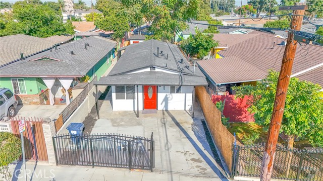 Detail Gallery Image 3 of 38 For 2265 E Bliss St, Compton,  CA 90222 - 2 Beds | 2 Baths