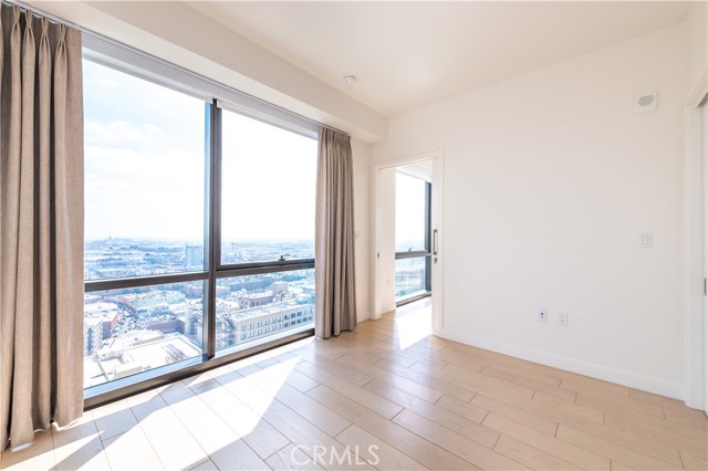 Detail Gallery Image 9 of 15 For 400 S Broadway #2712,  Los Angeles,  CA 90013 - 2 Beds | 2 Baths
