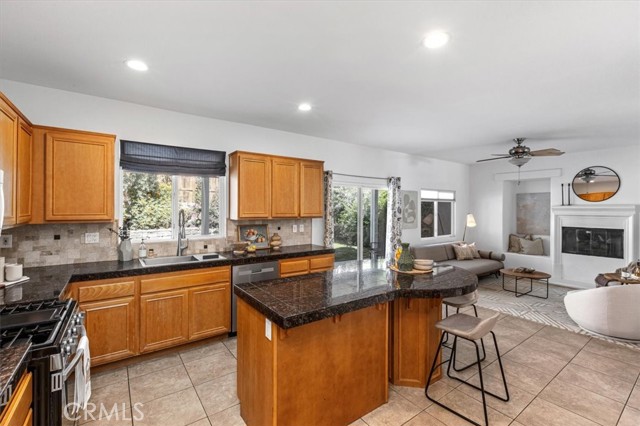 Image 12 of 38 For 35733 Emily Avenue