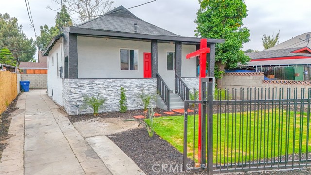 Detail Gallery Image 3 of 42 For 1656 E 33rd St, Los Angeles,  CA 90011 - 3 Beds | 2 Baths