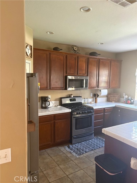 1446 Avila Drive, Perris CA: https://media.crmls.org/medias/3e37e7b0-0638-4c70-b145-41ef2d353eca.jpg