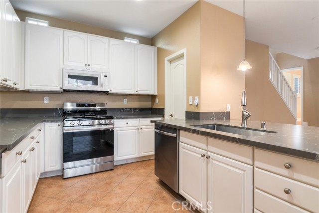 Detail Gallery Image 10 of 30 For 26392 Fowler Dr, Loma Linda,  CA 92354 - 4 Beds | 3/1 Baths