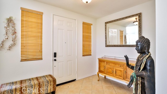 Detail Gallery Image 6 of 57 For 21817 Charlotte Ct, Canoga Park,  CA 91304 - 5 Beds | 2/1 Baths