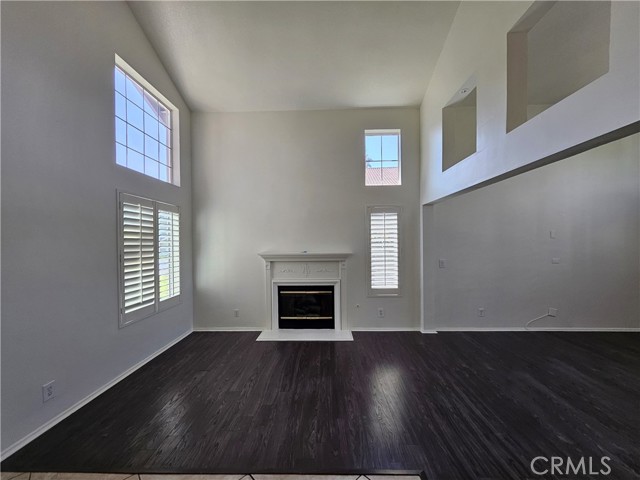 1369 Soundview Circle, Corona CA: https://media.crmls.org/medias/3e39c15a-5854-408a-b0dc-fbda7bf24096.jpg