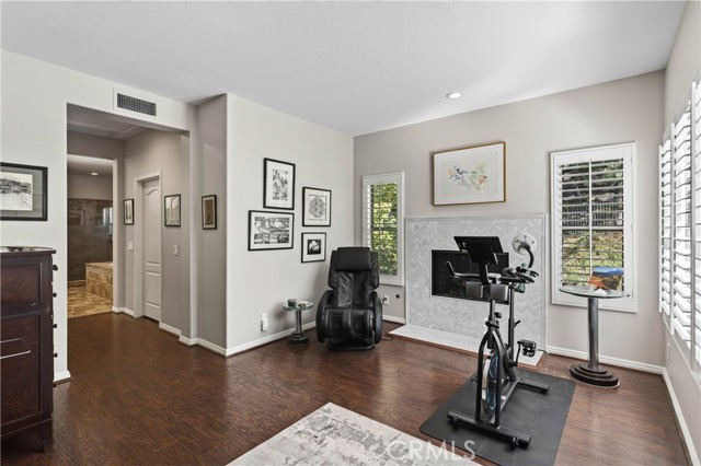 24255 Hillhurst photo 26