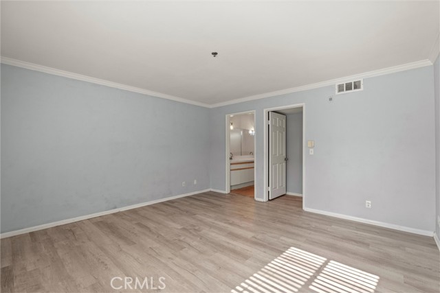 10925 Blix Street, Toluca Lake CA: https://media.crmls.org/medias/3e3a8752-2b89-4bcc-9f2b-b1f359dc07a9.jpg