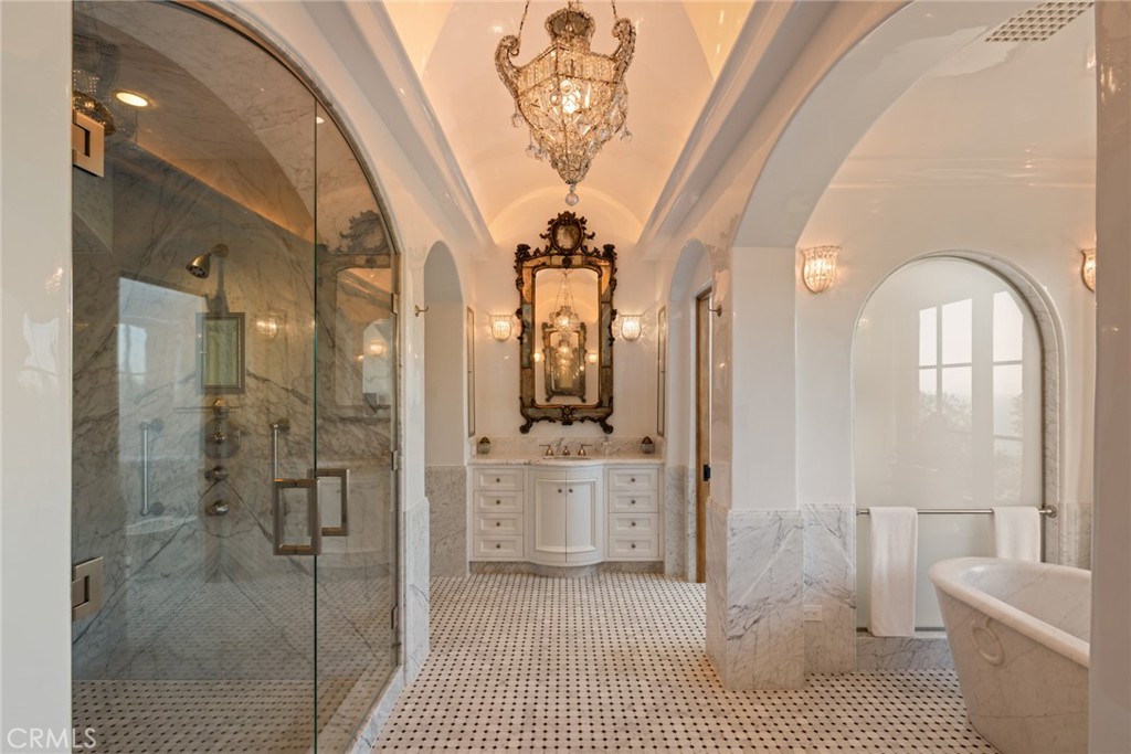 https://media.crmls.org/medias/3e3b19a3-ee9d-49ff-9557-e1fb84a837ab.jpg?preset=X-Large