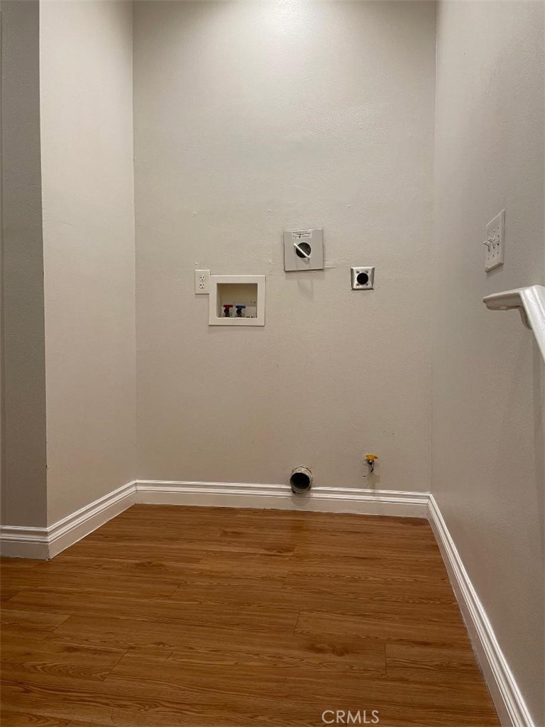 https://media.crmls.org/medias/3e3bb3ec-cbf0-47f3-9b54-faf5f71518dc.jpg?preset=X-Large
