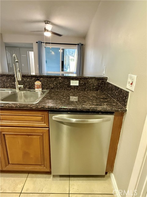 Detail Gallery Image 15 of 31 For 713 Edwin Ave, Pomona,  CA 91767 - 4 Beds | 2 Baths