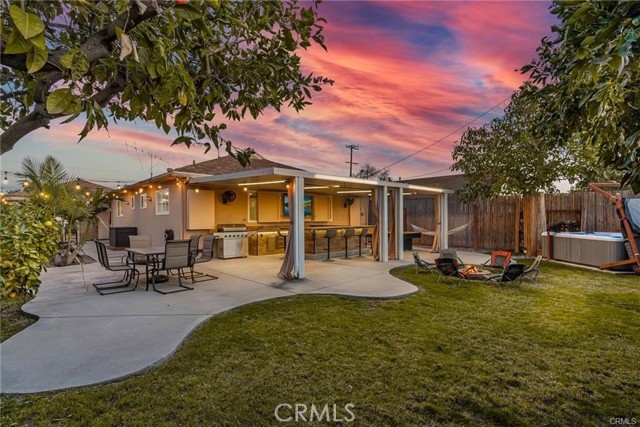 518 S Forest Avenue, Santa Ana CA: https://media.crmls.org/medias/3e3c2547-d447-48a4-a399-9fdcae88b8c0.jpg