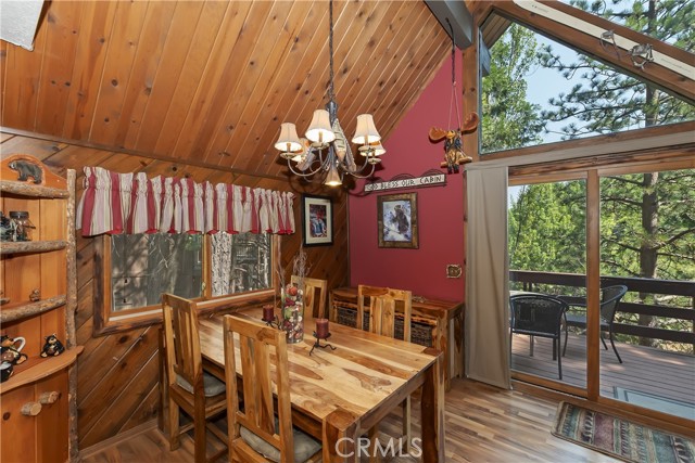 Detail Gallery Image 16 of 50 For 27380 Oakwood Dr, Lake Arrowhead,  CA 92352 - 3 Beds | 3 Baths