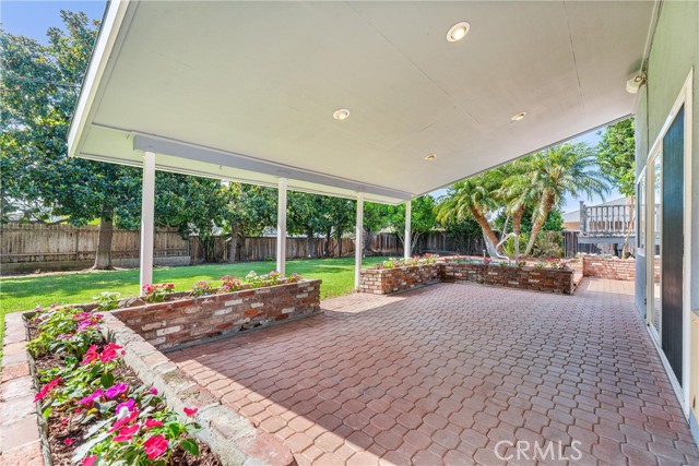 12172 Woodlawn Avenue, North Tustin CA: https://media.crmls.org/medias/3e3d4a3c-75e3-42b6-9181-414be181b28b.jpg