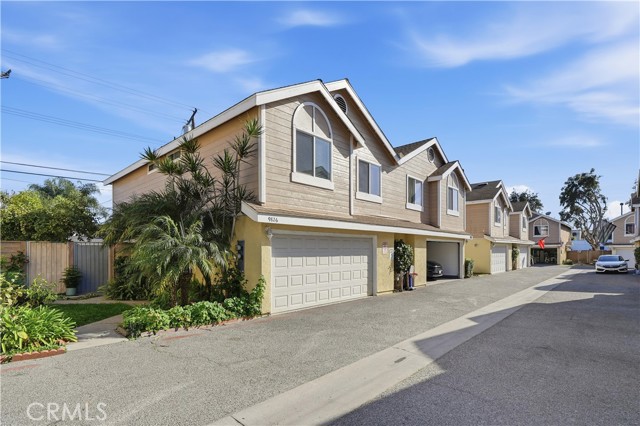 Front Image Thumbnail for CRDW25246285