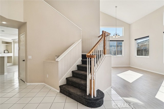 Detail Gallery Image 5 of 47 For 5667 Dartmoor Cir, Oceanside,  CA 92057 - 4 Beds | 3 Baths