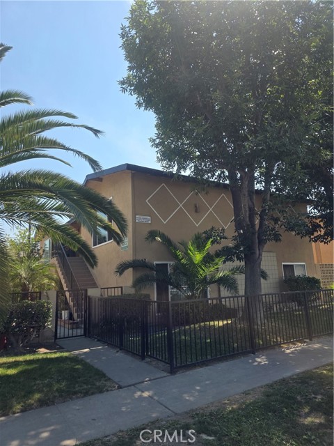 602 E Wilhelmina Street, Anaheim CA: https://media.crmls.org/medias/3e3fdd43-6ae4-40bc-8d53-c9556d5f45c5.jpg