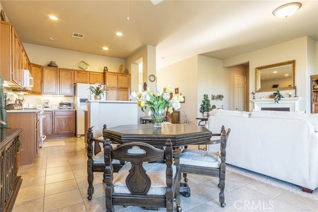 Detail Gallery Image 9 of 40 For 19442 Royal Oaks Rd, Apple Valley,  CA 92308 - 2 Beds | 2 Baths