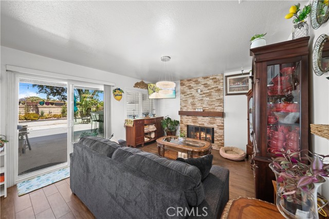 938 Amherst Street, Corona CA: https://media.crmls.org/medias/3e407577-ed38-471b-be89-7951bc8f028f.jpg
