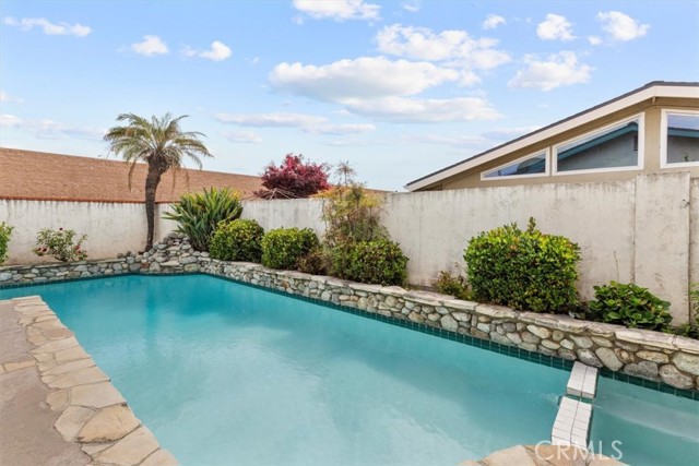 3521 Fern Circle, Seal Beach CA: https://media.crmls.org/medias/3e40a6e8-cbdf-4de9-8cc0-851c5476b336.jpg