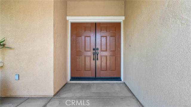 Image 8 of 65 For 13726 Kiwi Avenue