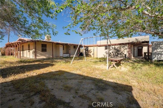 Detail Gallery Image 26 of 35 For 3322 Dawn, Rosamond,  CA 93560 - 4 Beds | 1/2 Baths