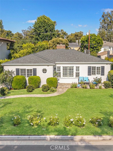 4220 Bellaire Avenue, Studio City CA: https://media.crmls.org/medias/3e4129ac-4d3b-4623-9e0c-b0a4fe60db70.jpg