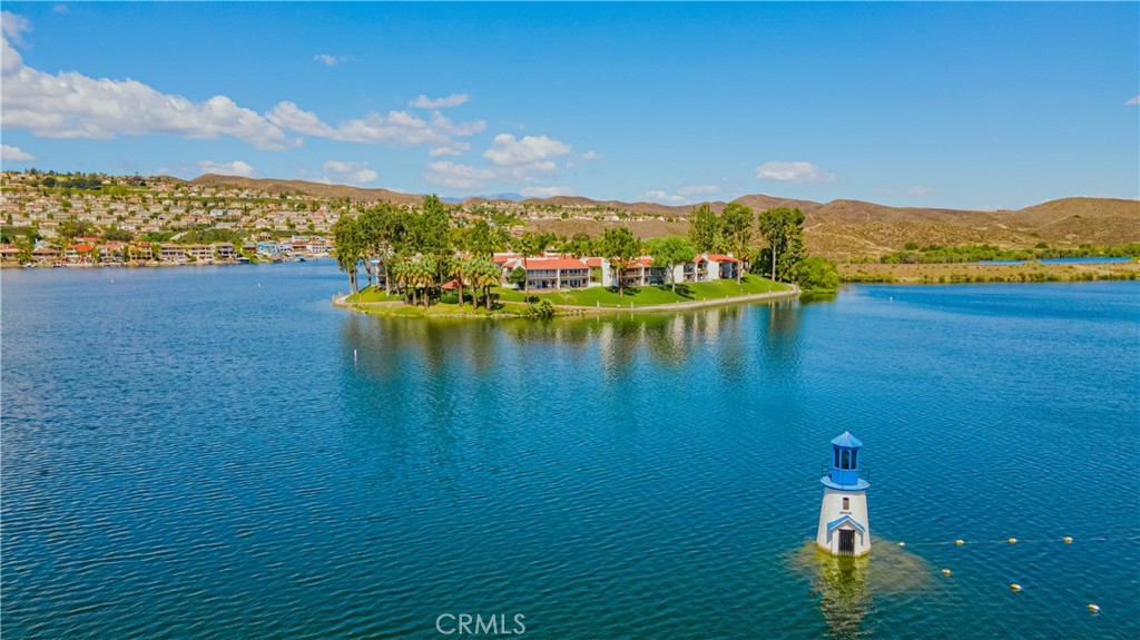 https://media.crmls.org/medias/3e413fba-98c2-44b5-90de-445684af17e4.jpg?preset=X-Large