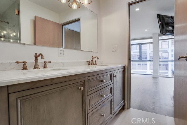 35 Raymond N, Pasadena CA: https://media.crmls.org/medias/3e421edb-517c-4fb8-81c1-8a27b7665905.jpg