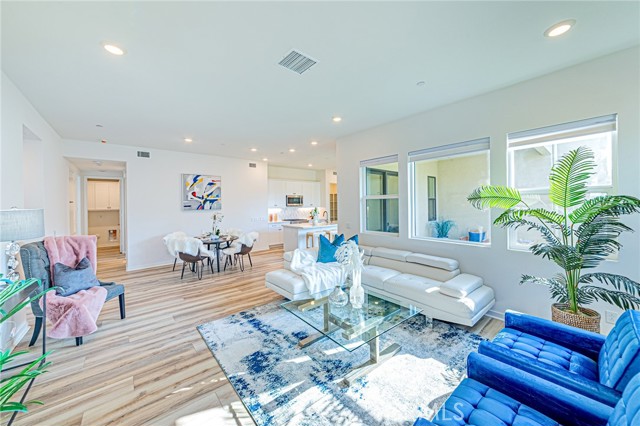 27505 Illumination Court, Valencia CA: https://media.crmls.org/medias/3e424a01-c117-40d4-8c8b-40fb8ab87694.jpg