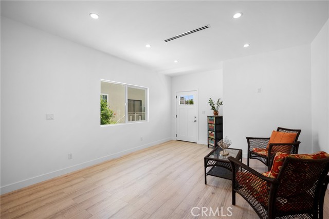 1437 Ardmore Avenue, Glendale CA: https://media.crmls.org/medias/3e4282a7-dad7-45ef-9ffc-91de65e09d2f.jpg