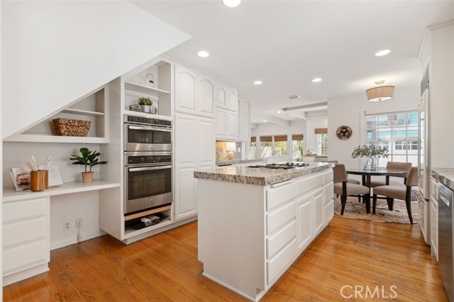 623 Irena Avenue, Redondo Beach, California 90277, 4 Bedrooms Bedrooms, ,3 BathroomsBathrooms,Residential,Sold,Irena,SB22094675