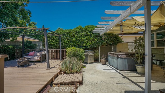 525 N Mariposa Street, Burbank CA: https://media.crmls.org/medias/3e42dc9a-c1e5-44eb-ad7f-c10a3a70a63e.jpg