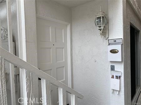 Detail Gallery Image 8 of 10 For 210 Emerald Ave, Newport Beach,  CA 92662 - 2 Beds | 2 Baths