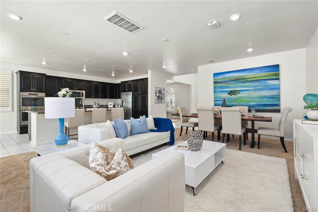 6989 La Rochelle Way