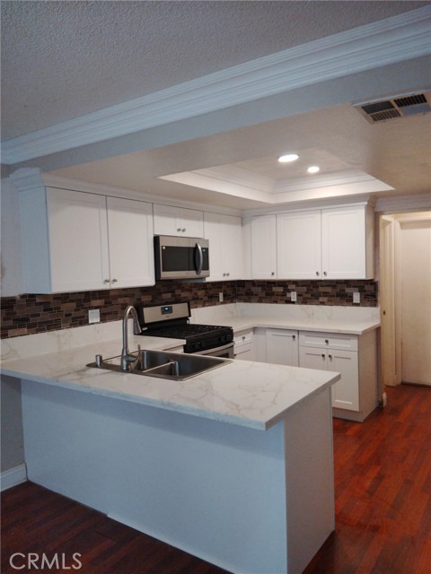 Detail Gallery Image 2 of 10 For 44535 La Paz Rd #D,  Temecula,  CA 92592 - 3 Beds | 2/1 Baths