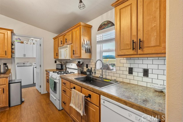 Detail Gallery Image 10 of 43 For 45935 Parkway, Big Bear City,  CA 92314 - 3 Beds | 2 Baths