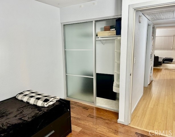 Detail Gallery Image 7 of 11 For 957 S Gramercy Dr #102,  Los Angeles,  CA 90019 - 2 Beds | 2 Baths