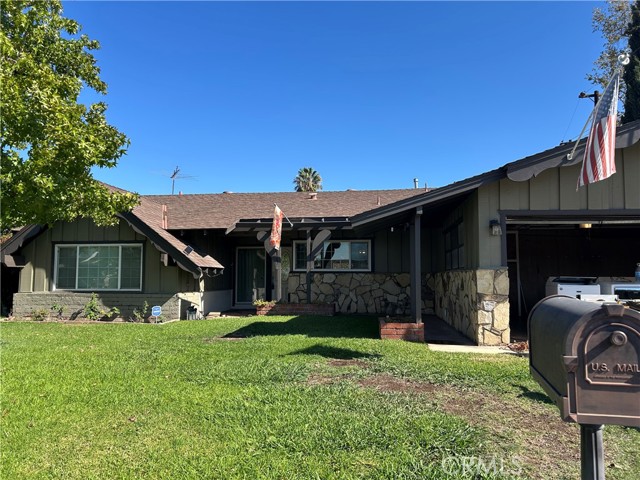 Detail Gallery Image 2 of 35 For 3681 Chateau Ct, Riverside,  CA 92505 - 3 Beds | 2 Baths