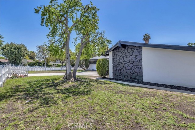 18500 Celtic Street, Porter Ranch CA: https://media.crmls.org/medias/3e4765cc-0e08-4b65-892a-a89e3faf437c.jpg