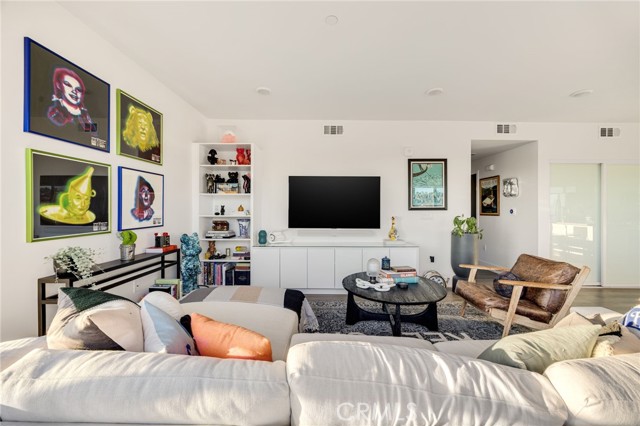 Detail Gallery Image 11 of 61 For 518 E Windsor #305,  Glendale,  CA 91205 - 2 Beds | 2 Baths