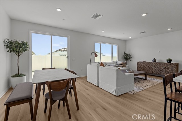 19769 Lurin Avenue, Riverside CA: https://media.crmls.org/medias/3e4859b2-90ab-4a57-bf92-d4340ef4cf56.jpg