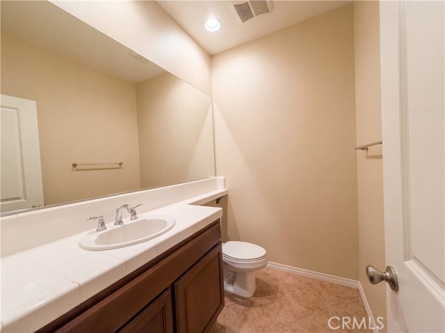 Detail Gallery Image 12 of 34 For 28327 Serenity Falls Way, Menifee,  CA 92585 - 4 Beds | 3/1 Baths