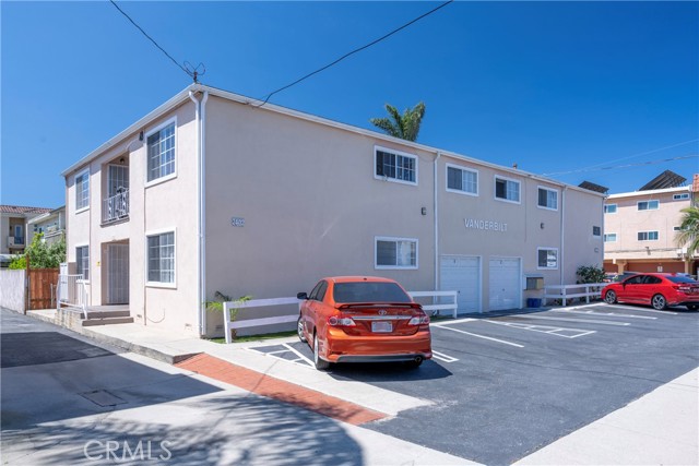 2-Garages & 9-Spaces